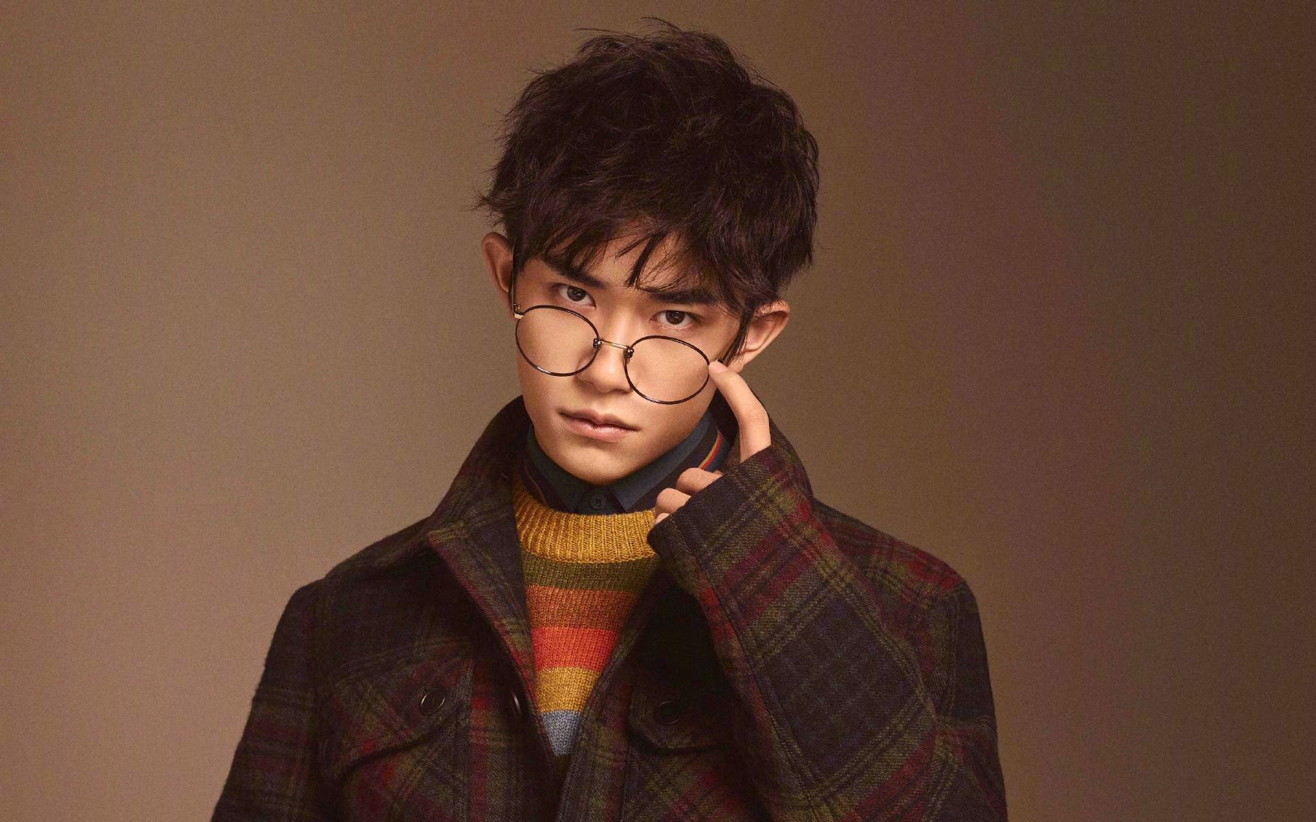 在一次比赛中，他用“完美”挡拆配合助攻队友扣篮，赢得全场掌声！