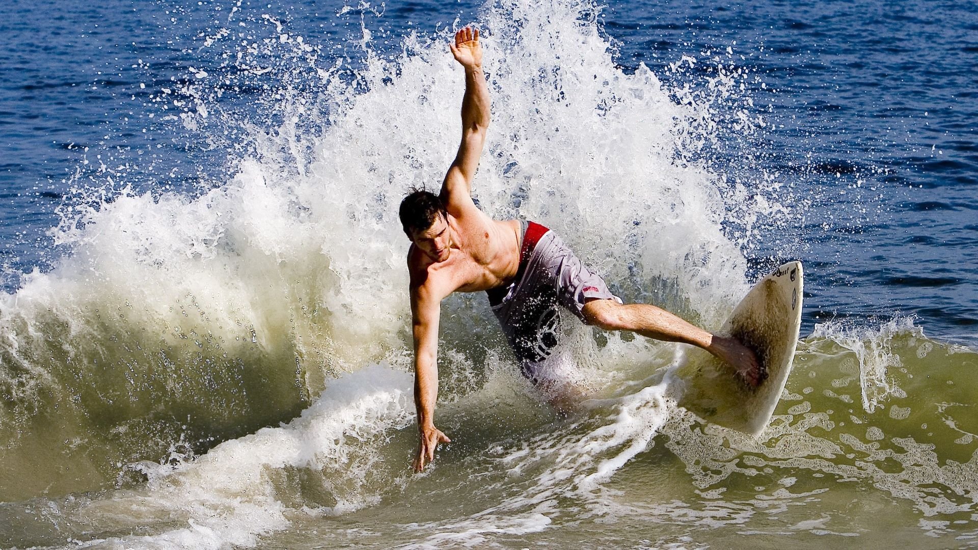 “马丁·高尔西的全能表现,阿根廷美洲狮队的防守中坚”