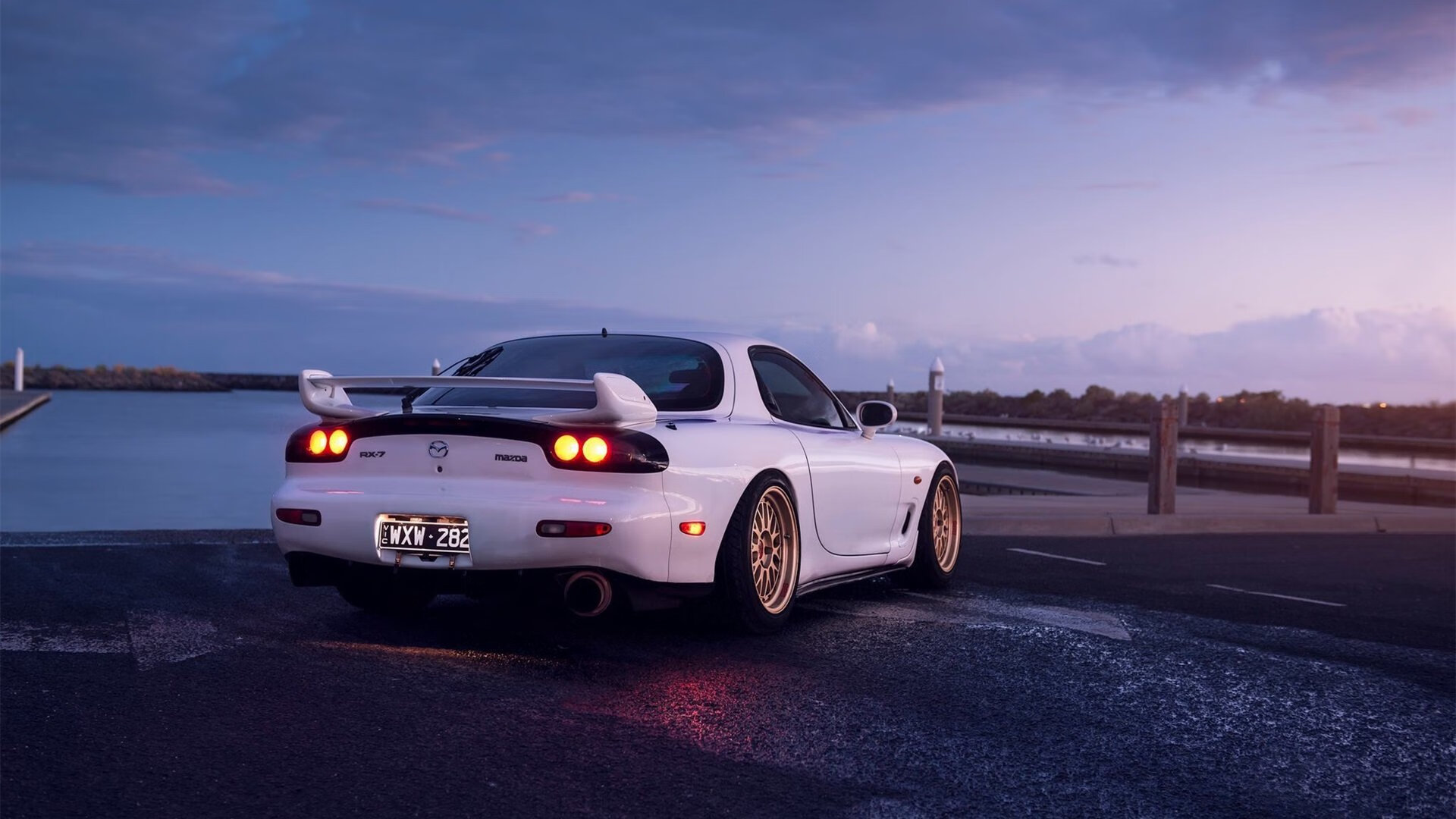 九游9游-《TL战队逆转取胜，拿下2025全球英雄联盟锦标赛冠军》，2021英雄联盟全球总决赛t1战队